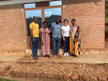 Les représentants de la coopérative de BWISHAZA ont accueilli les visiteurs d’ACEV et du consortium COOPAC